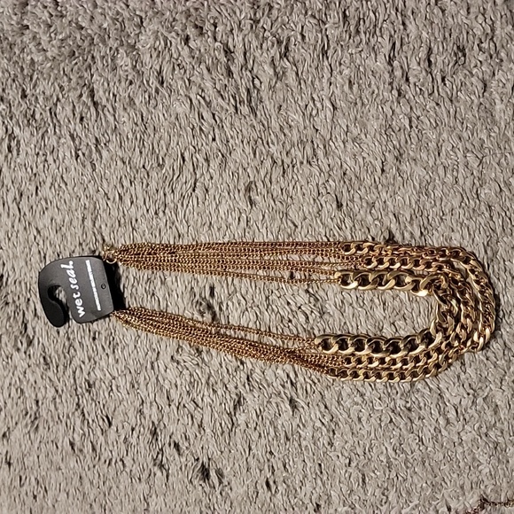 Necklaces - Picture 7 of 8